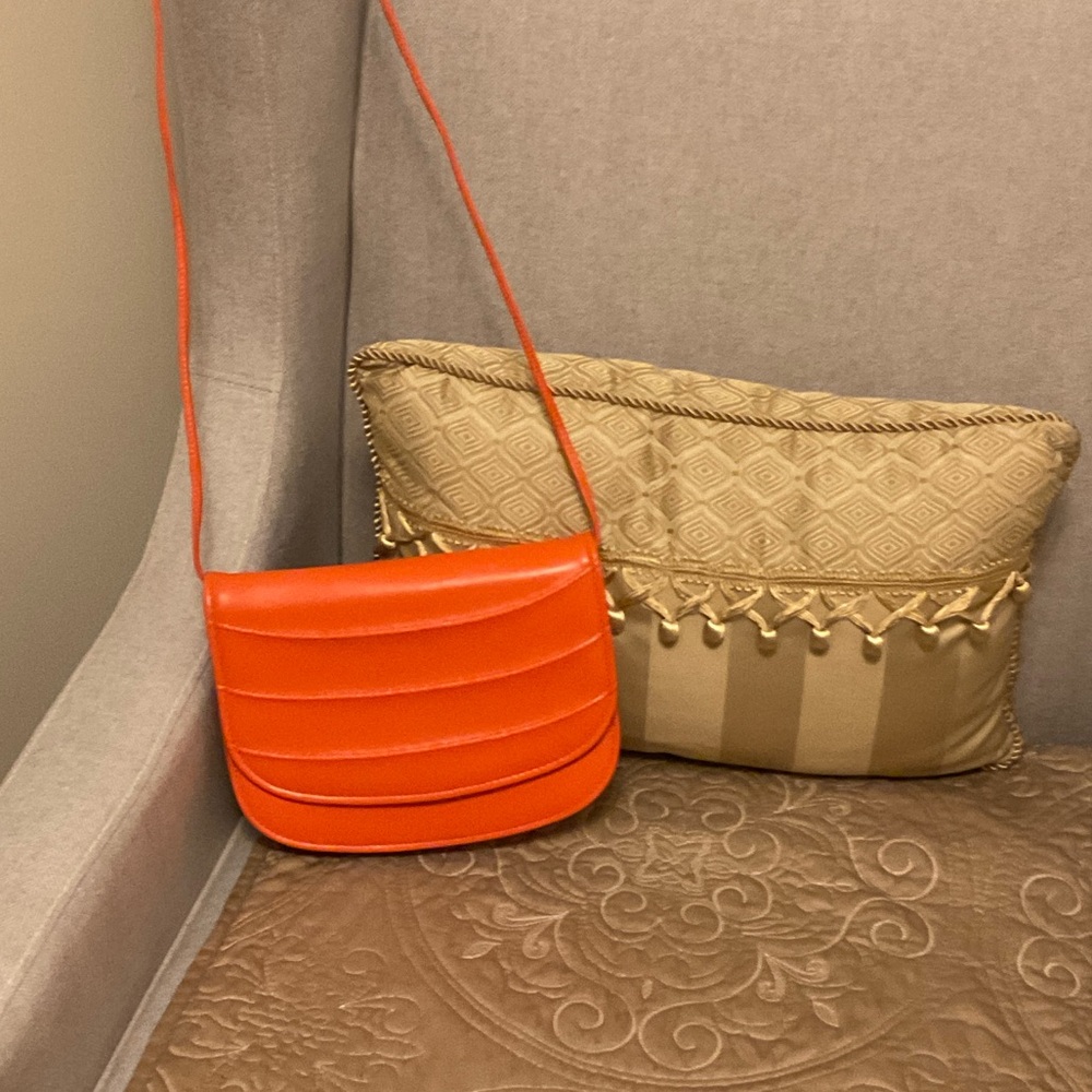BRIGHT ORANGE SHOULDER BAG, FLAP TOP WITH SNAP